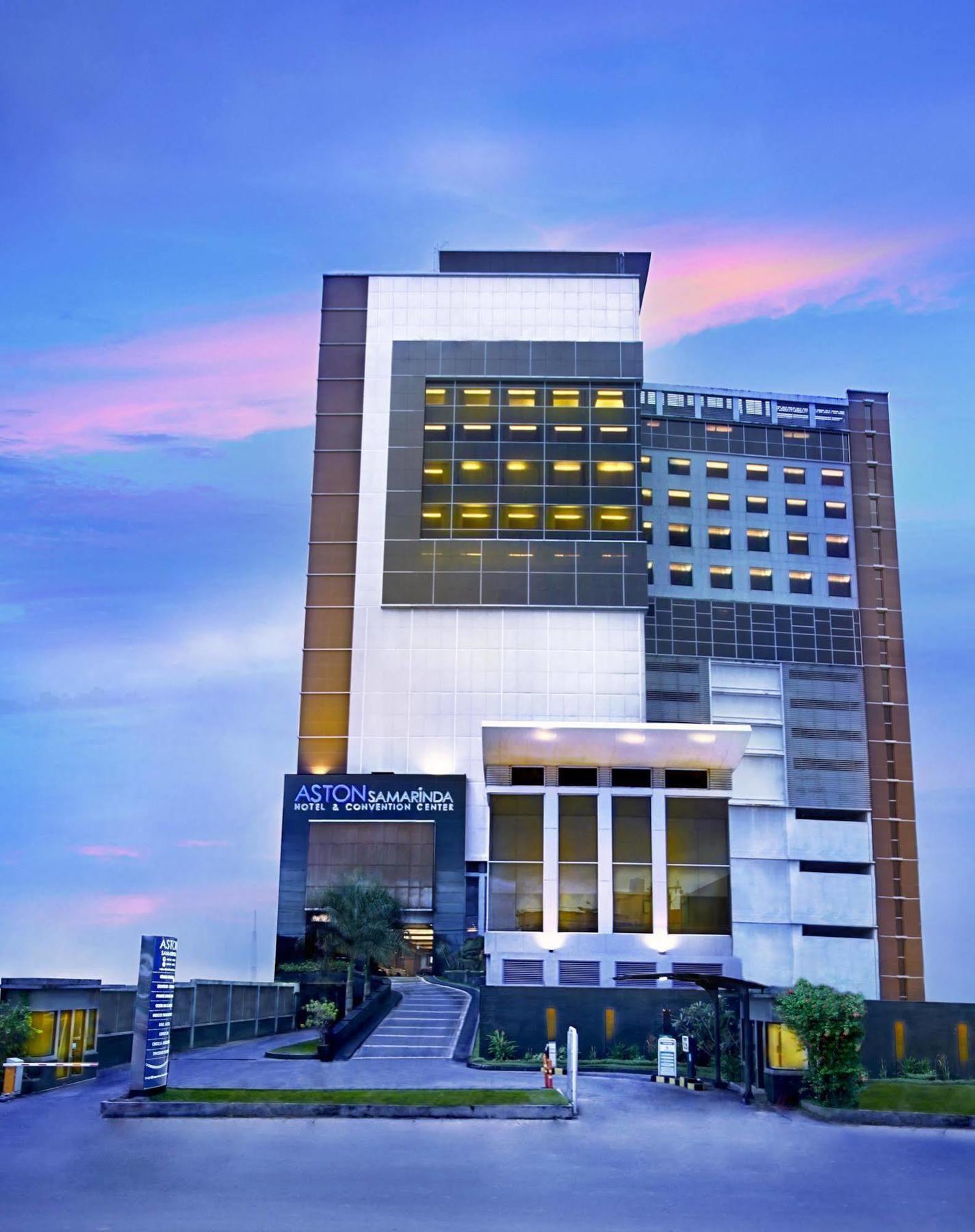 Aston Samarinda Hotel And Convention Center Exterior foto