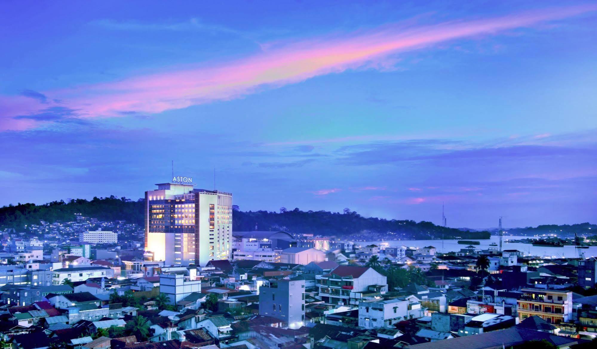 Aston Samarinda Hotel And Convention Center Exterior foto